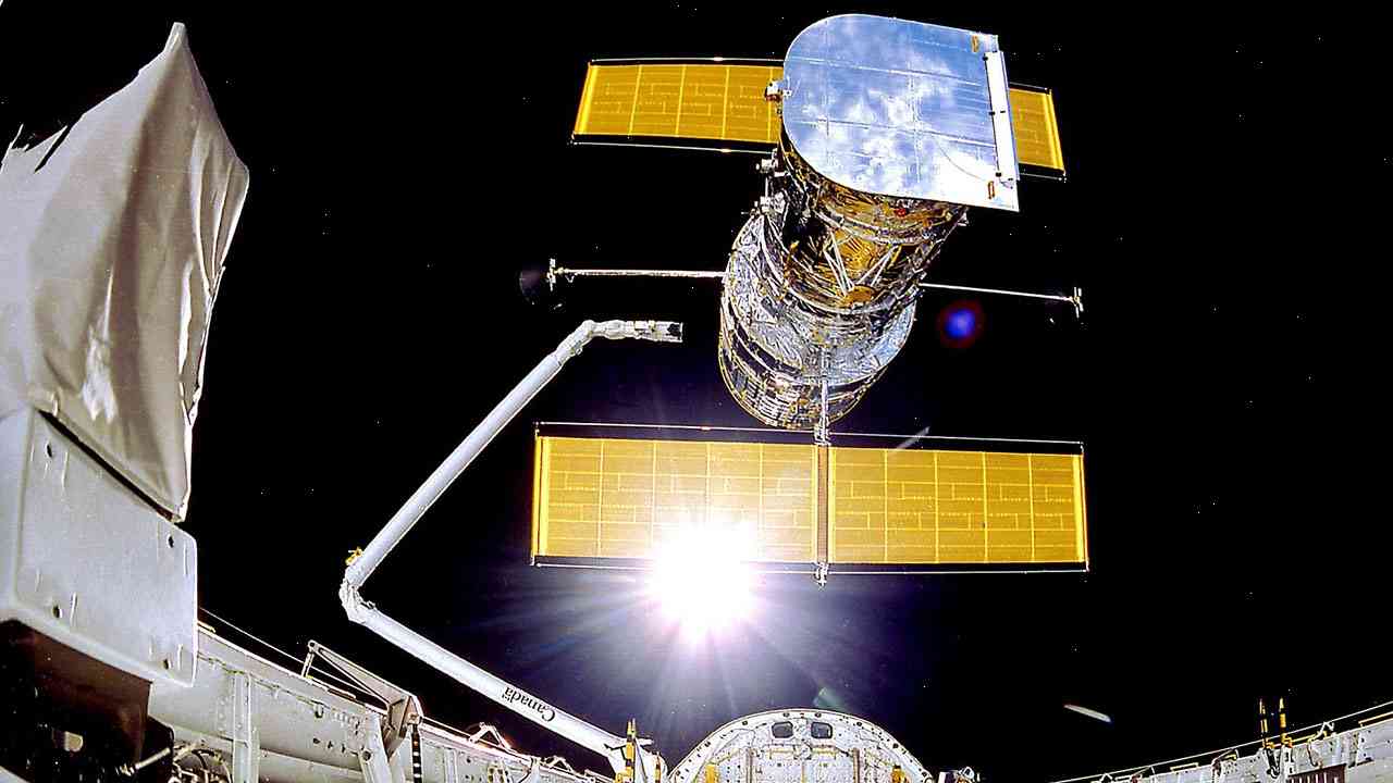 Hubble telescope in safe mode after short-term shutdown