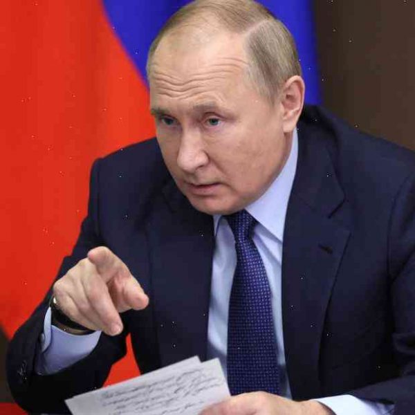 Putin tests flu vaccine in ‘unusual’ system